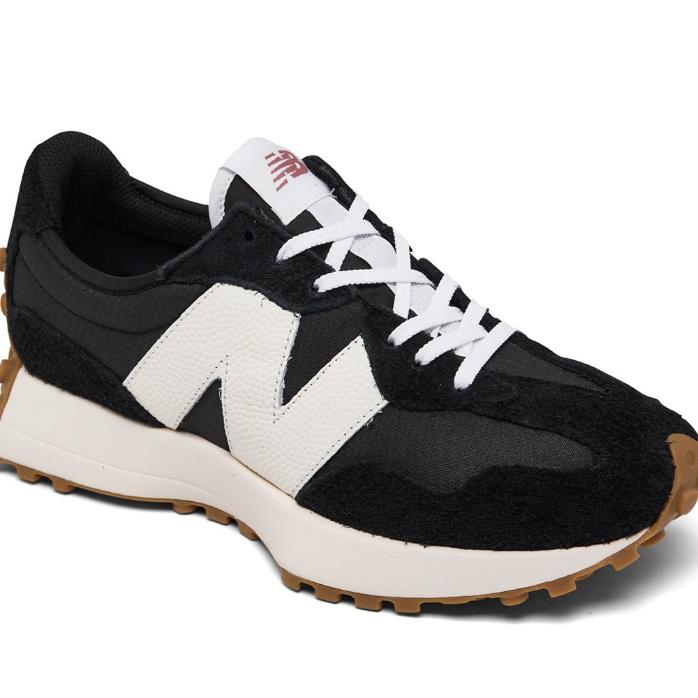 New Balance 327 Women’s Black White (Cream) Gum Tennis Shoes Size 9M - NEW